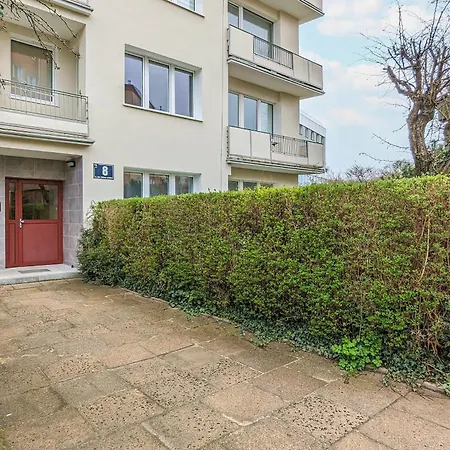 Unique & Seaside For 4 People In By Renters